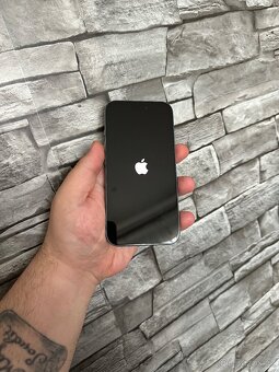 iPhone 16 - 2