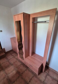 Šatní skříň a botník ZA ODVOZ - 2