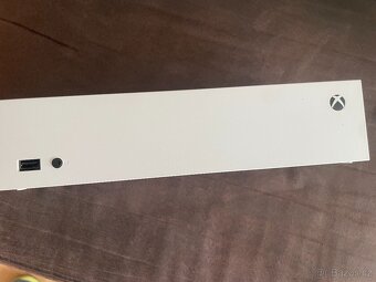 Xbox One S - TOP STAV - Ostrava - záruka do 4/2026 - 2