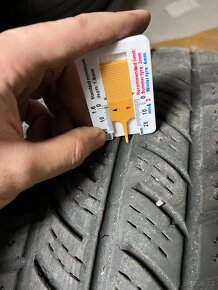 Continental Vancowinter 2 235/65 R 16 C - 2