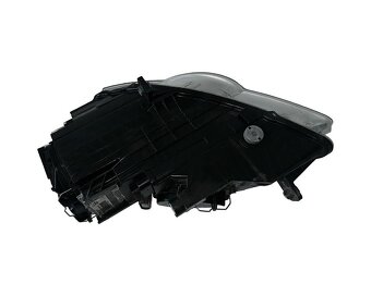 Pravý xenon 3C0941752K VW Passat B6 r.v. 2010 - 2