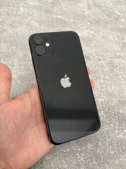 iPhone 11, 64GB černý - 2
