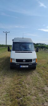 Volkswagen LT 35 2.5 TDI (66 kW), 6 míst - 2