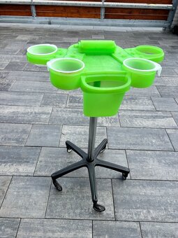 Kadeřnický pojízdný stolek na barvení - 2