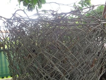 drátěný plot-starší - levně, 1,6 metrů x 9m - 2