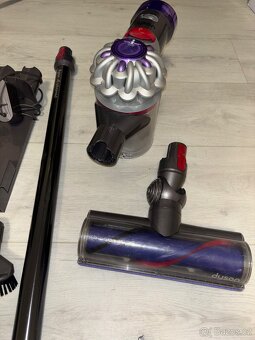 Dyson V8 Advanced - tyčový vysavač - 2