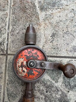 Stará ruční vrtačku - 2