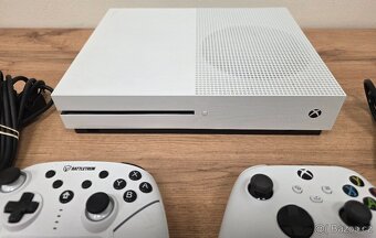 Xbox one s mechanikou 1.TB 2.ovladač - 2