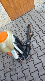 Postřikovač stihl SR430 - 2