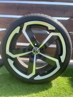 Alu kola 5x112 r18 s letním pneu (dort) - 2