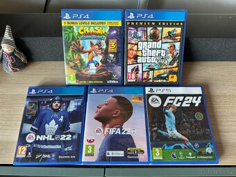 Playstation 5, herní ovladač + hry jako nový, záruka - 2