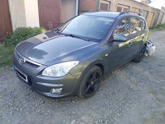 Hyundai i30 1.6 benzín 93KW-Koup.ČR,CEBIE,PO SERVISU - 2