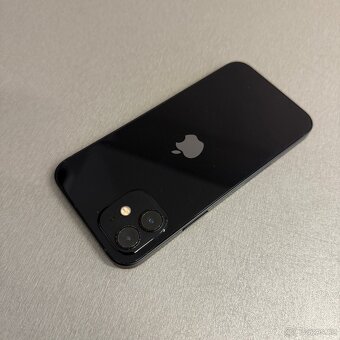 iPhone 12 64GB, pěkný stav, 12 měsíců záruka - 2