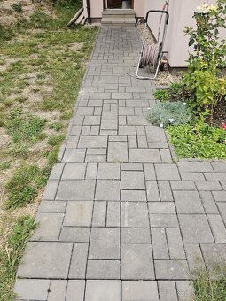 Dlažba velice zachovalá 40m2 - 2