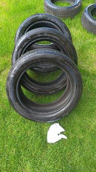 Barum Bravuris 5 215/50 R17 95Y XL vzorek je 4x6.5mm - 2