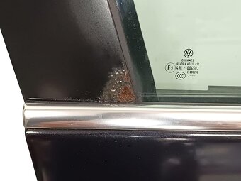 Pravé přední dveře černá metalíza LC9X VW Golf 5 kombi 2008 - 2