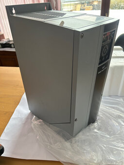 Frekvenční měnič DANFOSS VLT - 2