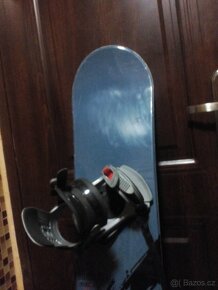 Prodám úplně nový snowboard CRAZY CREEK 125cm dlouhý. - 2