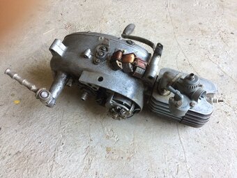 Motor Pionýr Jawa 21 - 2