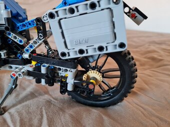 Lego Technic 42063 - BMW R 1200 GS - 2
