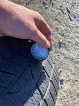 Pneu 245/50/18 - 2