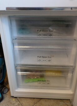 Kombinovaná lednička Samsung RB33J3030 bílé barvy - používan - 2