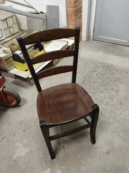 Tmavá jídelní židle - 2