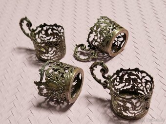 Starožitné stříbrné držáky na malé sklenky / frťany – Ag 800 - 2