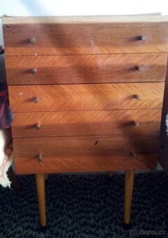 Nabízím skříňky - 2