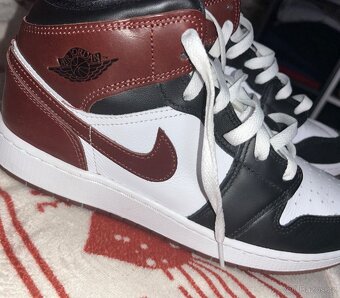 Air Jordan 1 Mid (Bordeaux/Black) – Velikost 41 - 2