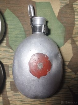 WW2 wehrmacht polní láhev a dva filtry k plynové masce - 2