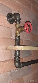 Industriální nástěnná polička - 2