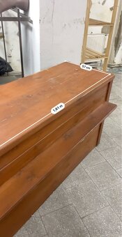 Stůl - prodejna - 2