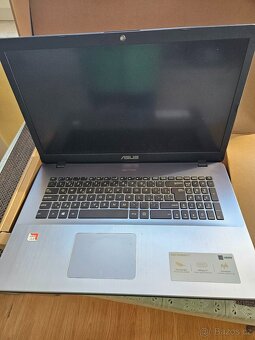 Prodám notebook Asus - 2