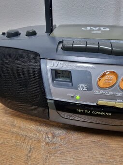 Přenosný rádiomagnetofon JVC - 2