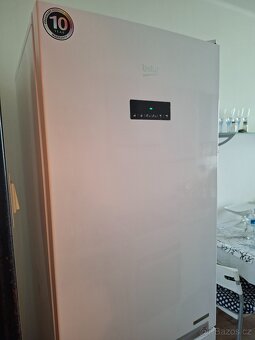 Lednice s mrazákem zn. Beko - 2
