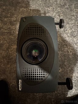 Projektor - 2