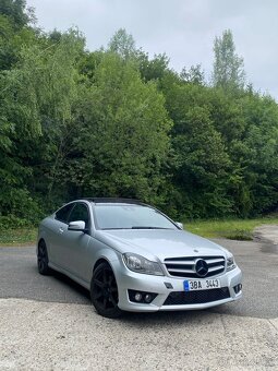 Mercedes benz w204 coupe - 2