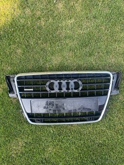 Audi a5 b8 2010 maska - 2