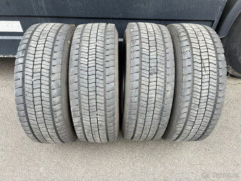 Good Year pneu 245 70 R17,5 - 2