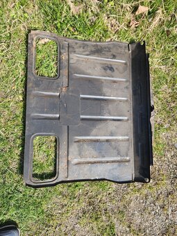 Podlaha kufru škoda 1000 - 2