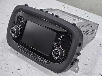Navigace Uconnect 5 pro Fiat 500X s aplikací TomTom - 2