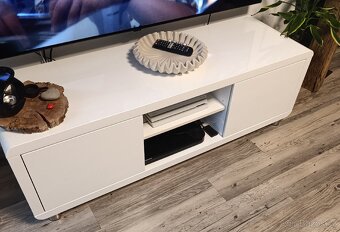 Tv stolek - 2