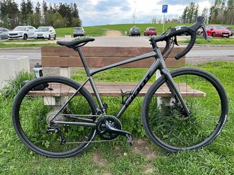 Kolo silniční / Gravel Giant Contend AR - 2