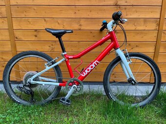 Woom 4 - červené lehké hliníkové 20" dětské jízdní kolo - 2