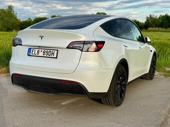Tesla model Y SR RWD 2024 ODPOČET DPH najeto 15 tis.km - 2