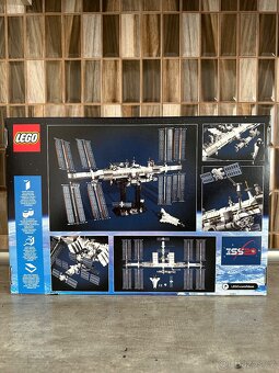 Lego - IDEAS 21321 - 2