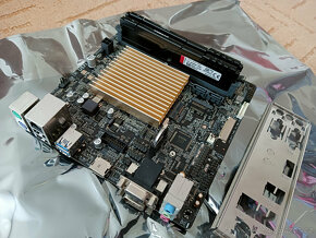 MB ASUS Prime J4005I-C integr. CPU, ITX + RAM - 2
