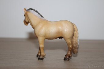 Fjordský hřebec – rok 2000 Schleich - 2