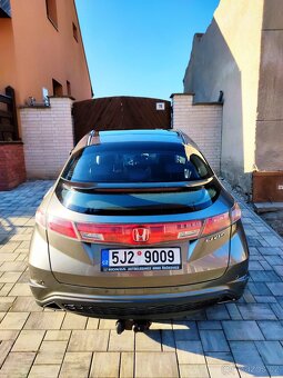 Honda Civic 8G 1.8i-vtec Executive - 2